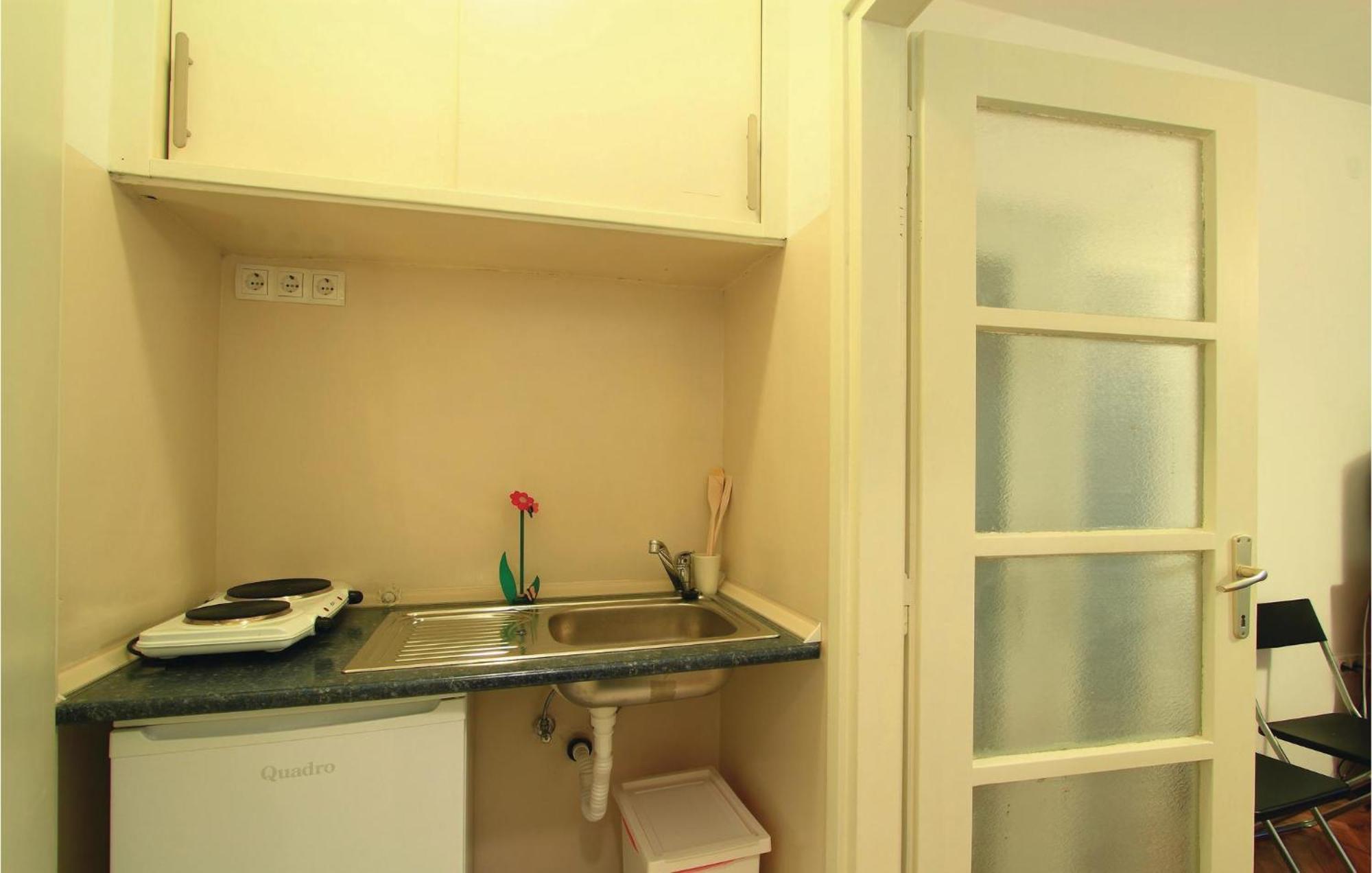 1 Bedroom Awesome Apartment In Pula Exterior photo
