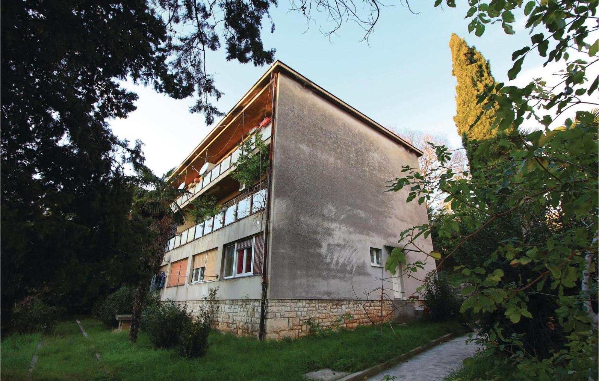 1 Bedroom Awesome Apartment In Pula Exterior photo