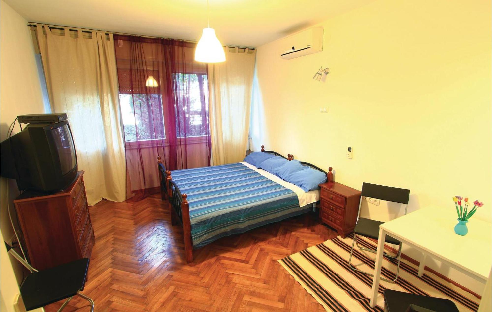 1 Bedroom Awesome Apartment In Pula Exterior photo