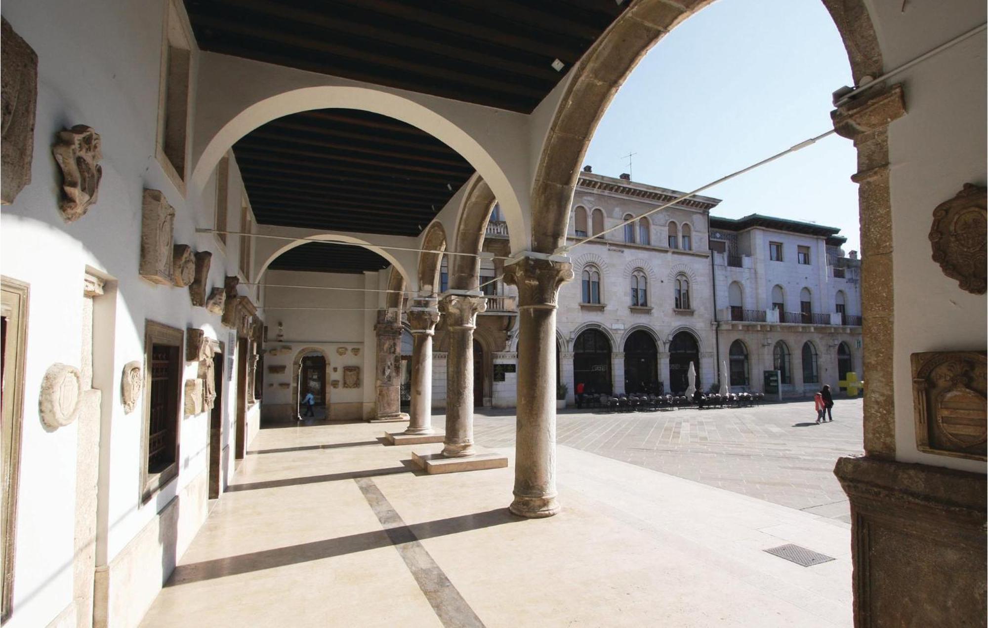 1 Bedroom Awesome Apartment In Pula Exterior photo
